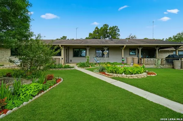 945 Colleen, Canyon Lake, TX 78133