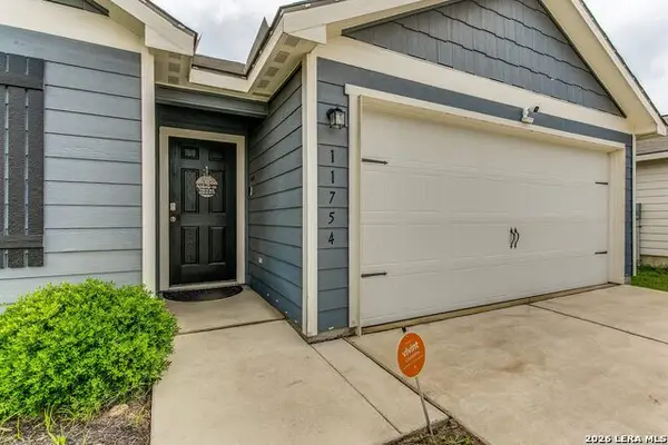 11754 Davalos Ln, San Antonio, TX 78252