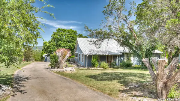 181 Leinweber Dr, Leakey, TX 78873