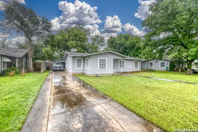 832 Maple St, Uvalde, TX 78801 - #2