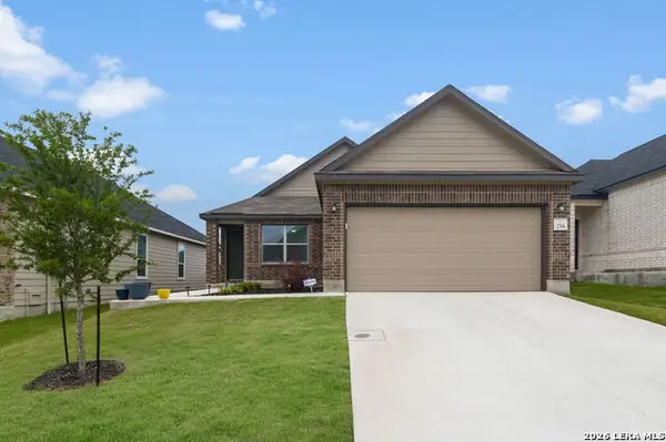 218 W Flowing River Dr, Boerne, TX 78006