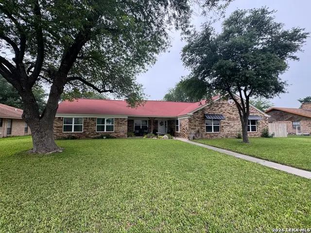 116 S Bluebonnet Dr, Uvalde, TX 78801 - #3