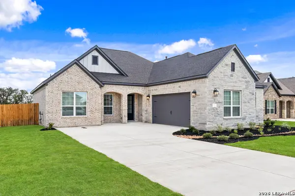 204 Azalea Aly, Castroville, TX 78009