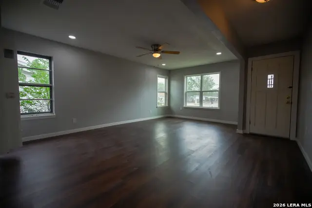 2423 Aiken St, San Antonio, TX 78237 - #3