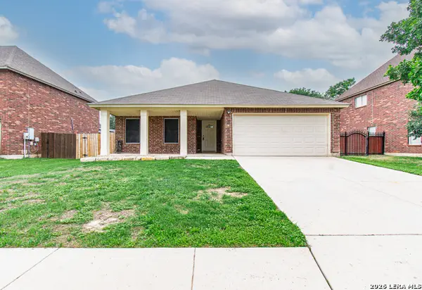 851 Camel Back Dr, New Braunfels, TX 78130