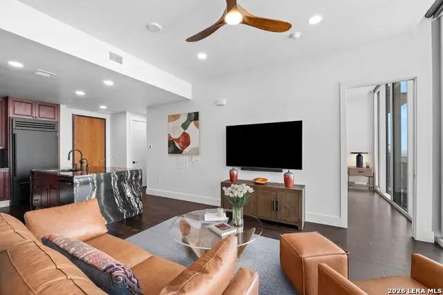 610 E Market #2706, San Antonio, TX 78205 - #2