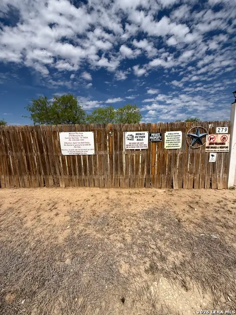 279 Mesquite St, Carrizo Springs, TX 78834 - #2