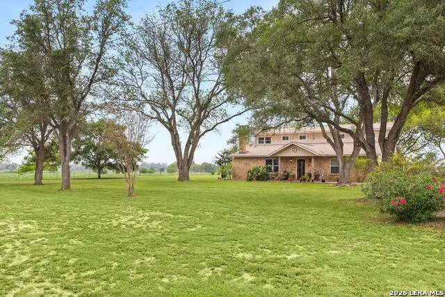 350 Ullrich, Marion, TX 78124 - #2