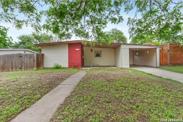114 Birchwood Dr, San Antonio, TX 78213