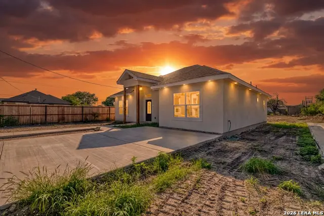 39 Victoriano Ave, Eagle Pass, TX 78852 - #2