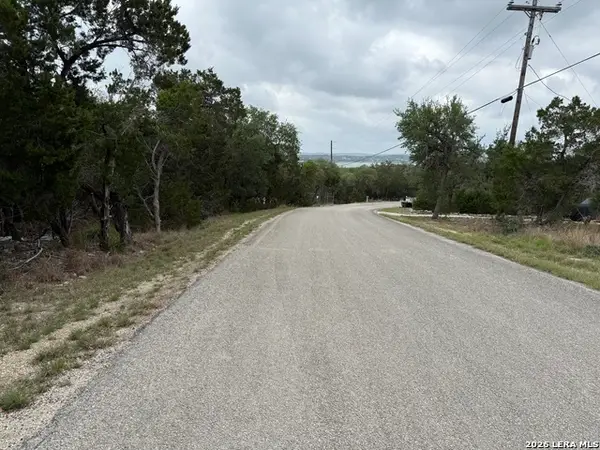 1085 Keystone, Canyon Lake, TX 78133