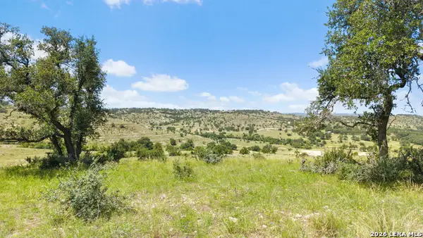 5032 Kendalia Rd, Blanco, TX 78606