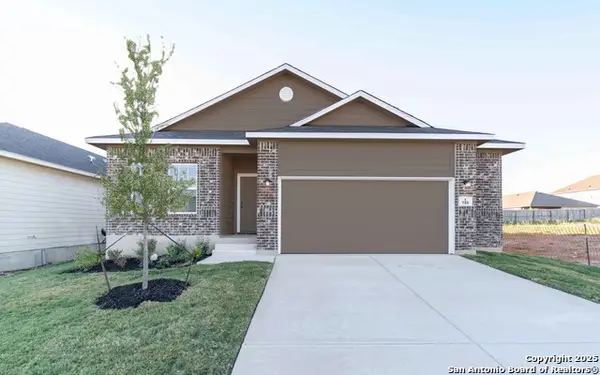 988 Gray Cloud Dr, New Braunfels, TX 78130