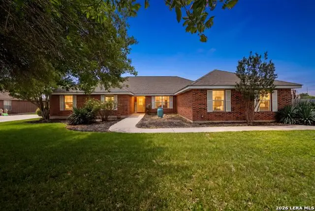 122 Castlewood Dr, Seguin, TX 78155 - #1