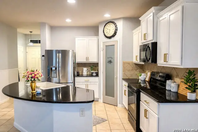 477 Centinela St, New Braunfels, TX 78130 - #3