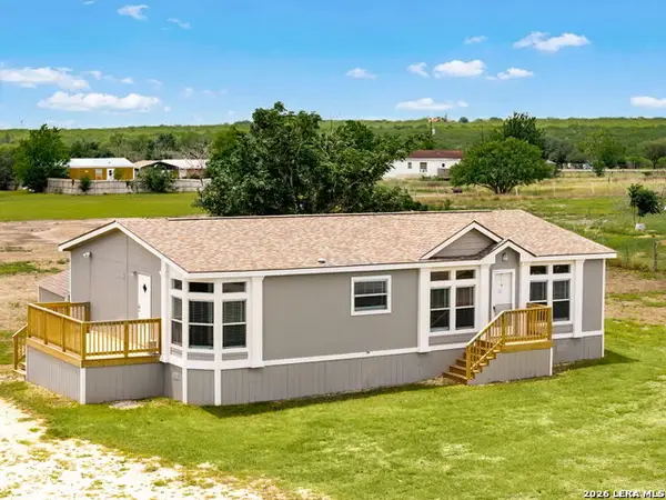407 High Ridge Drive, Seguin, TX 78155
