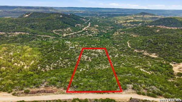 344 Lakeview Trl, Pipe Creek, TX 78063