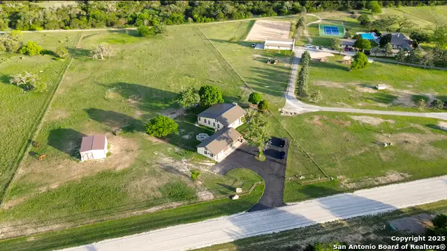 545 Highgate Dr, Bandera, TX 78003 - #2