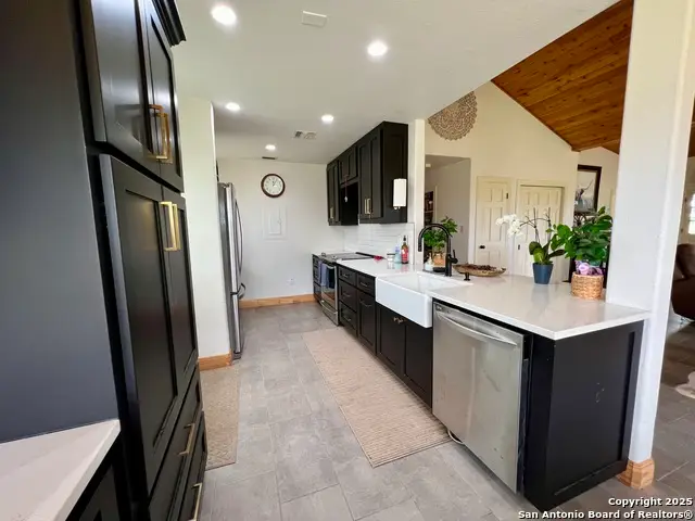 545 Highgate Dr, Bandera, TX 78003 - #3