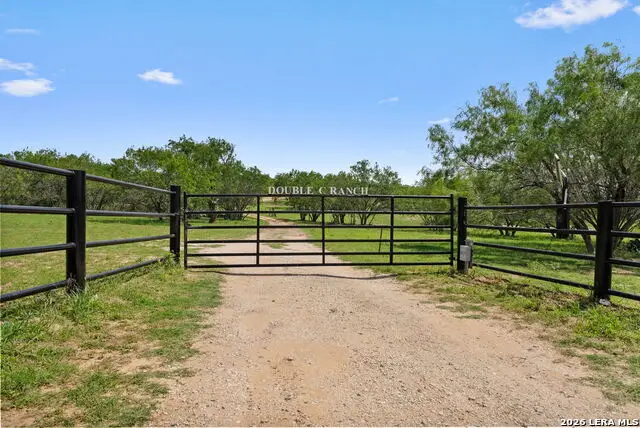 1930 Odaniel Rd, Seguin, TX 78155 - #2