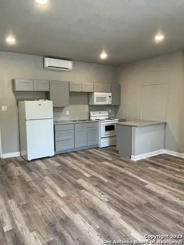715 New Laredo Hwy, San Antonio, TX 78211 - #3