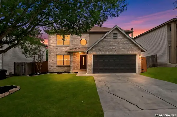 8015 Chestnut Bluff Dr, Converse, TX 78109