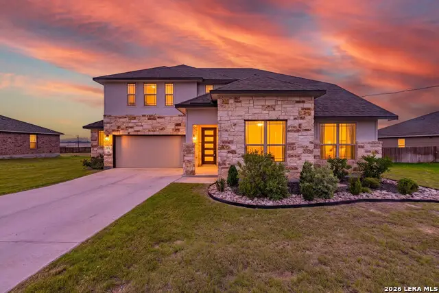 109 Willow Oak Trl, Floresville, TX 78114 - #1
