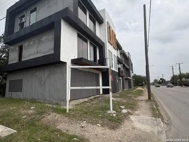 412 S Hackberry St, San Antonio, TX 78203 - #3