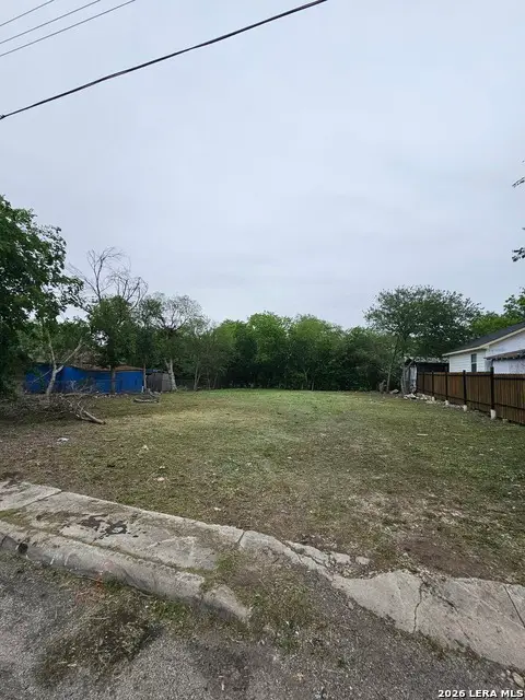 230 N San Felipe Ave, San Antonio, TX 78237