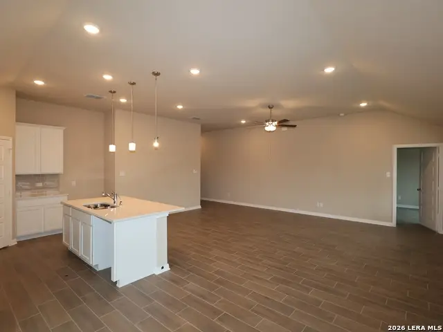 121 Greeley Drive, Floresville, TX 78114 - #2