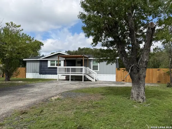 112 N Wagon Wheel Dr, Boerne, TX 78015