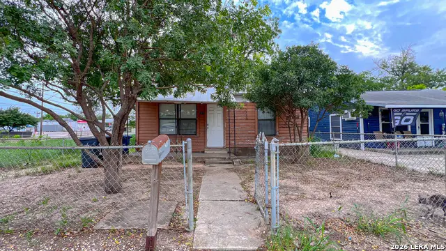 2906 El Paso, San Antonio, TX 78207 - #2