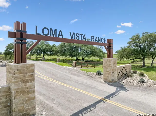 1051 N Cattlemans Crossing Dr, Kerrville, TX 78028 - #3