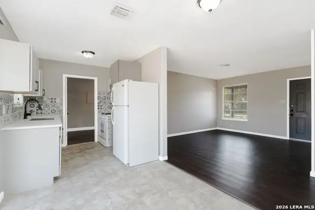462 Hatfield St, San Antonio, TX 78227 - #3