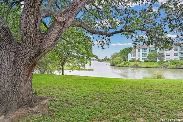 3220 69th St #L7, Galveston, TX 77551