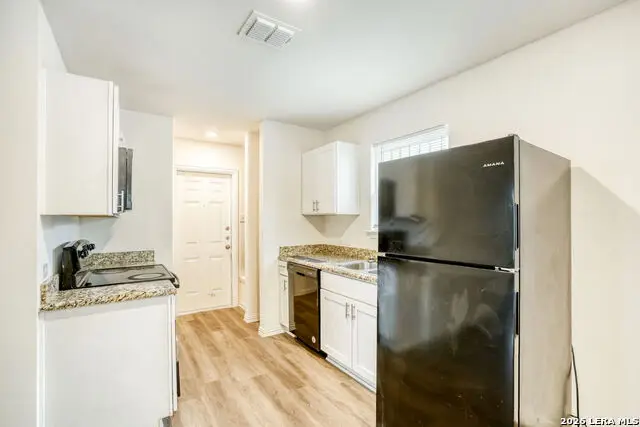 126 N San Ignacio, San Antonio, TX 78237 - #3