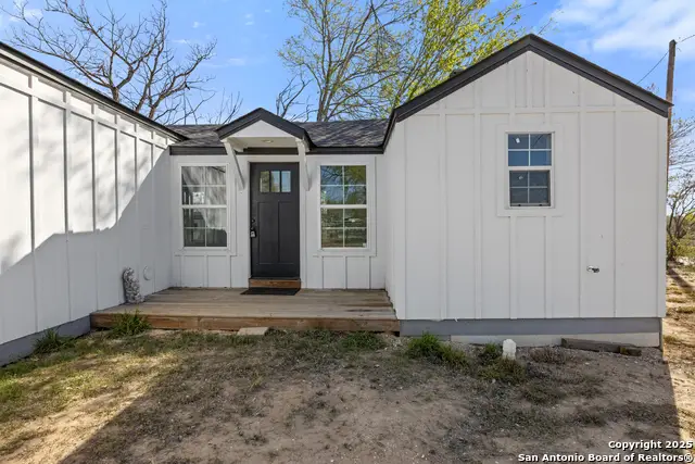 362 Avenue J, Poteet, TX 78065 - #3