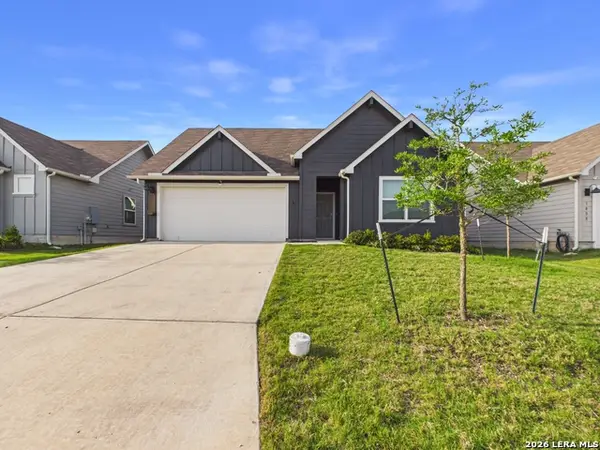 1012 Betsy Dr, Seguin, TX 78155