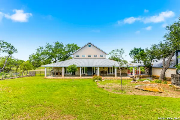 975 Flying R Ranch Rd E, Spring Branch, TX 78070