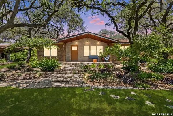 8627 Flint Rock Dr, Boerne, TX 78006