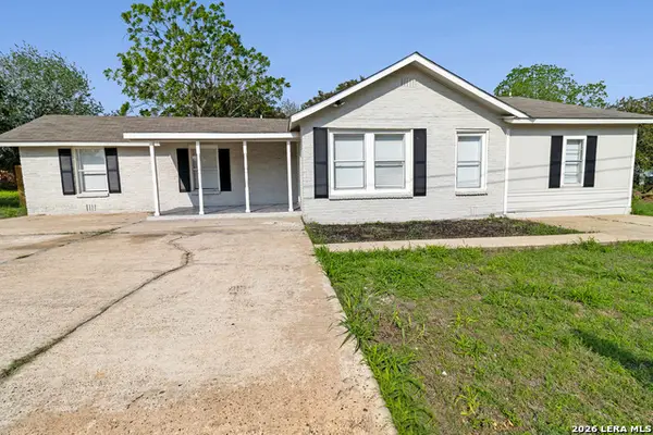 1404 N Comitas St, Beeville, TX 78102