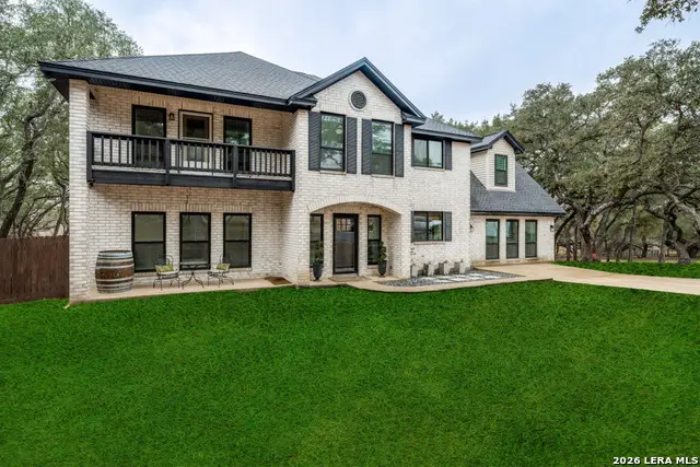 322 Dublin Cir, Floresville, TX 78114 - #2