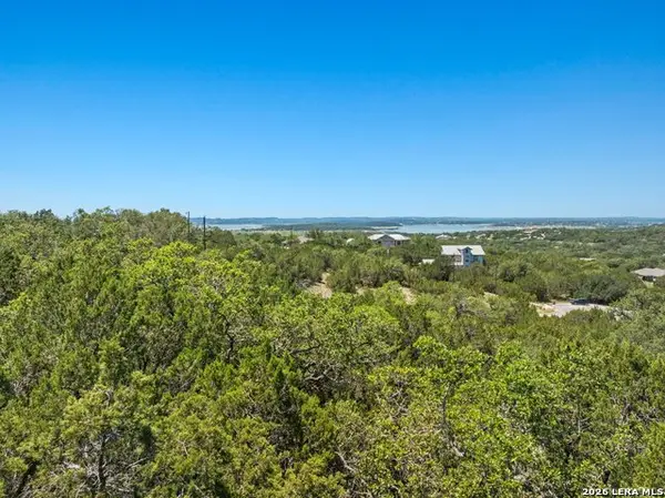 541 La Paloma Dr, Canyon Lake, TX 78133