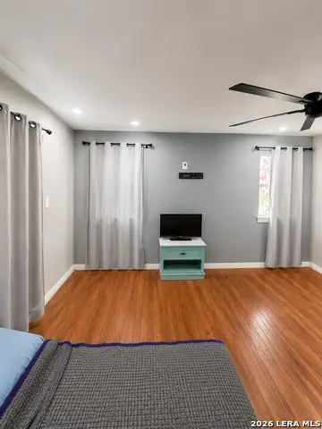 606 32nd St E, Lakehills, TX 78063 - #3
