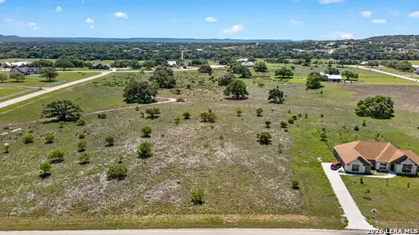 1004 Martingale Trl, Bandera, TX 78003