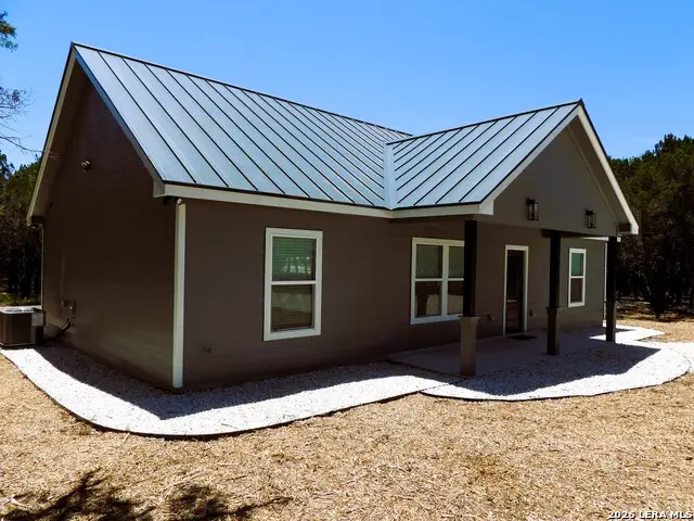 1059 Lakeside Dr, Lakehills, TX 78063 - #3