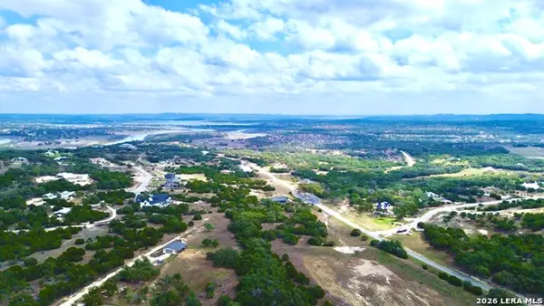 1712 Demi John Bend Rd, Canyon Lake, TX 78133