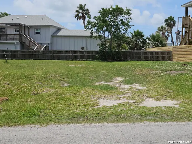18 Riviera Dr, Rockport, TX 78382 - #2