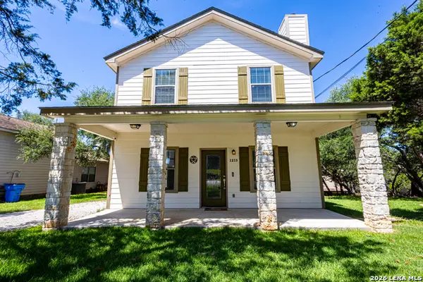1213 Lakeview Drive, Canyon Lake, TX 78133