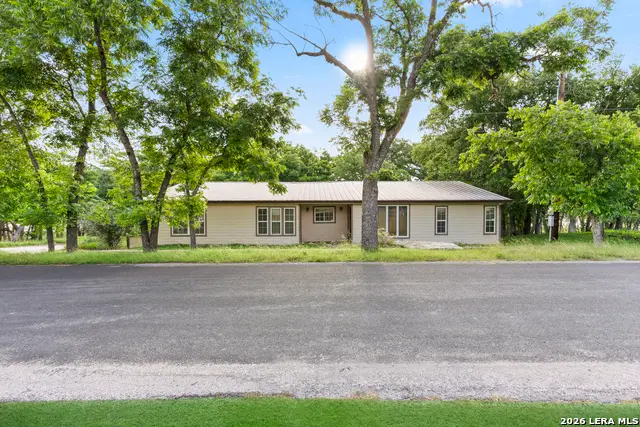 446 Wharton Rd, Kerrville, TX 78028 - #1